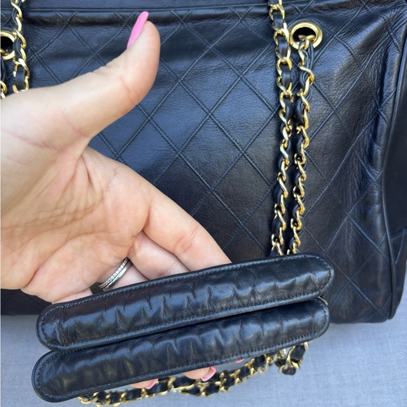 Authentic CHANEL wild stitch lambskin black shopper tote oversized CC charm - Picture 5 of 15